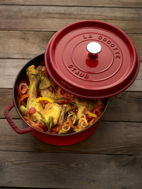 Cocotte avec couvercle fonte d'acier Sans revêtement Avec couvercle Ø 20 cm 14,5 cm 2,2 L Staub