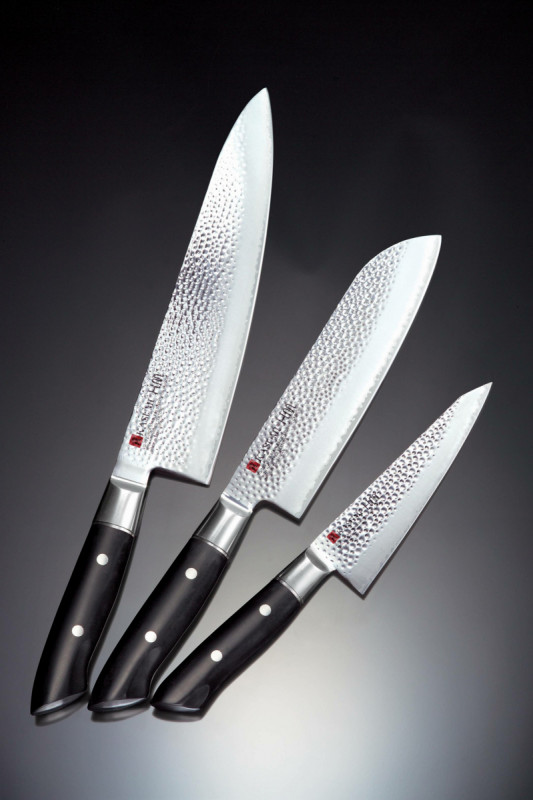 Couteau chef 20 cm acier plastique unie Hammered Kasumi